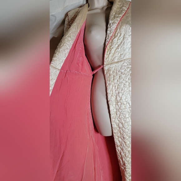 Vintage Quilted Robe - Picture 6 of 7